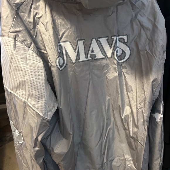 Dallas Mavericks pullover - Picture 4 of 4